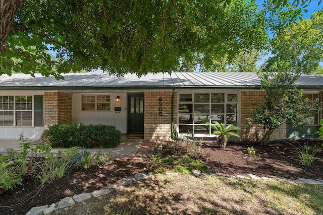 6305 Treadwell Blvd, Austin TX, 78757, 3 bedrooms, 2 baths house for sale