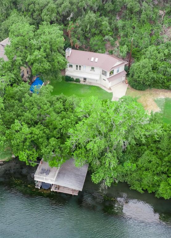 bird's eye view with a water view