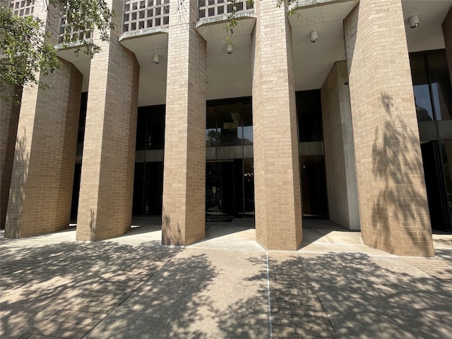 property entrance with a balcony