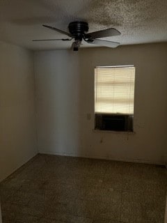 empty room with ceiling fan