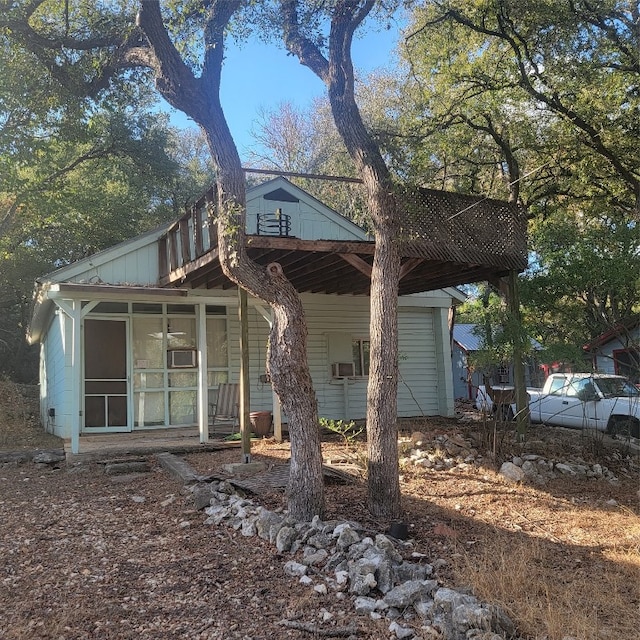 view of front of property