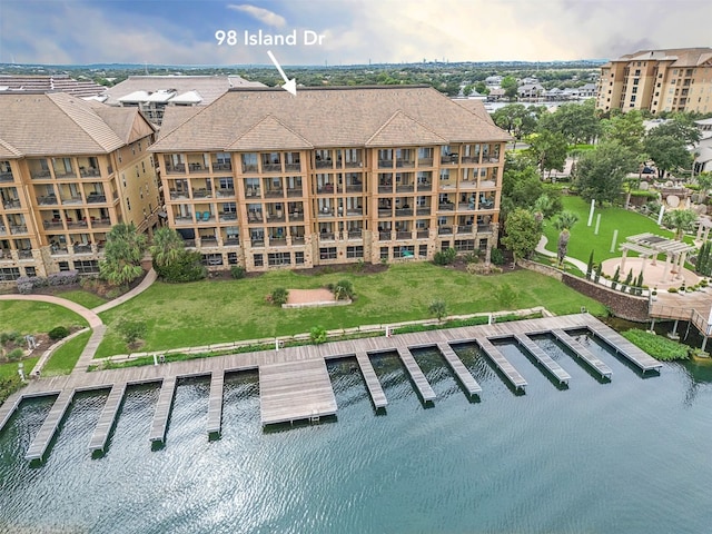 bird's eye view featuring a water view