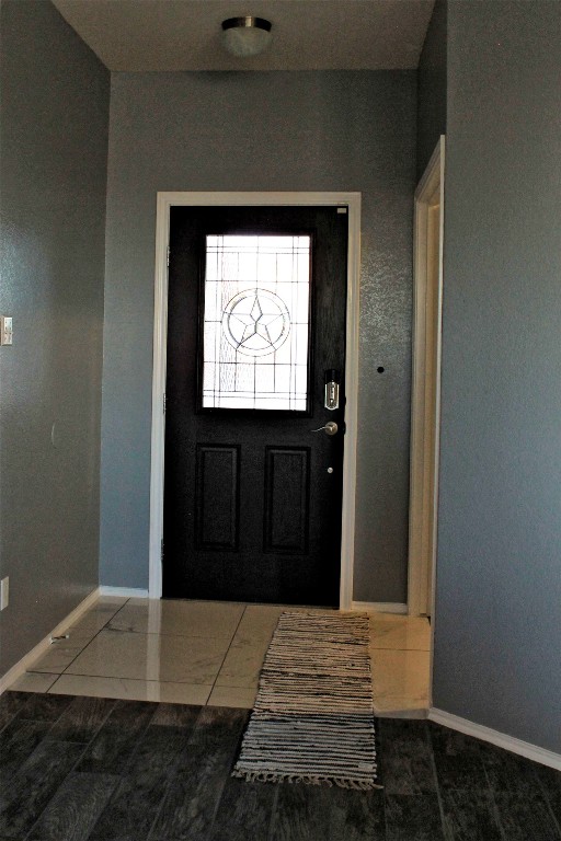 view of tiled entryway