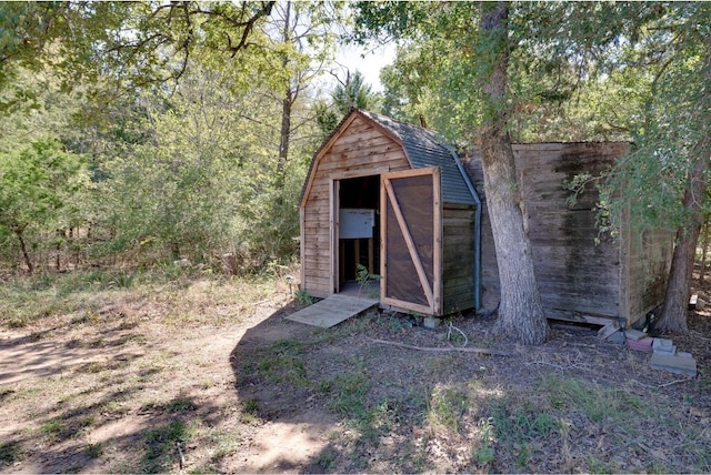 view of shed / structure