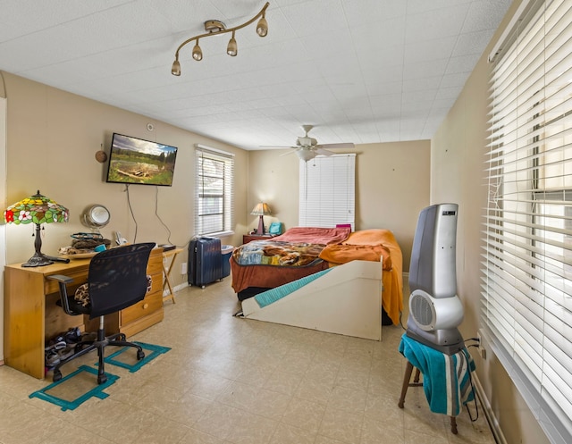 bedroom with ceiling fan