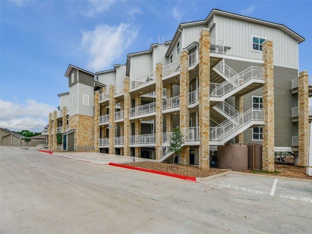 view of building exterior