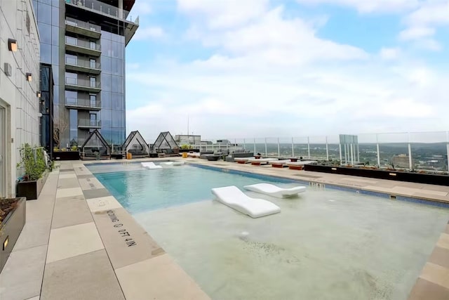 view of swimming pool