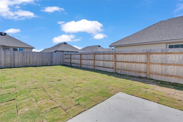 view of yard featuring a patio