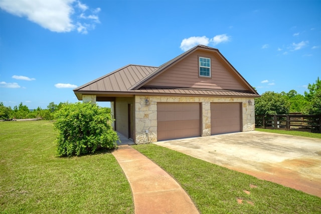 view of front of house featuring a front yard