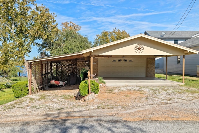 view of front facade featuring a garage