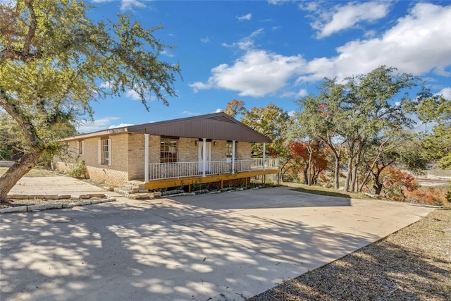 view of front of home featuring a porch