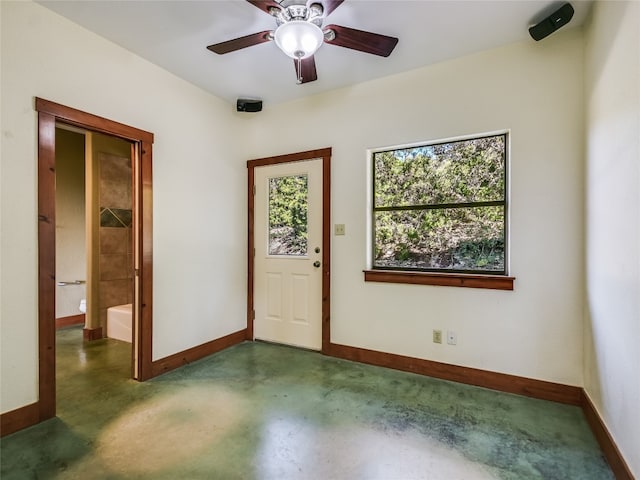 empty room with ceiling fan