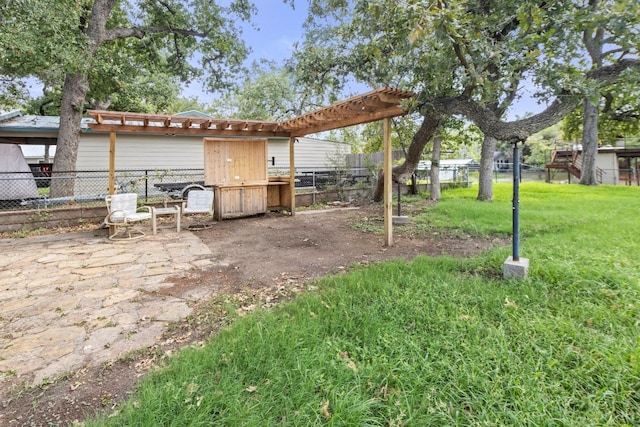 view of yard with a pergola