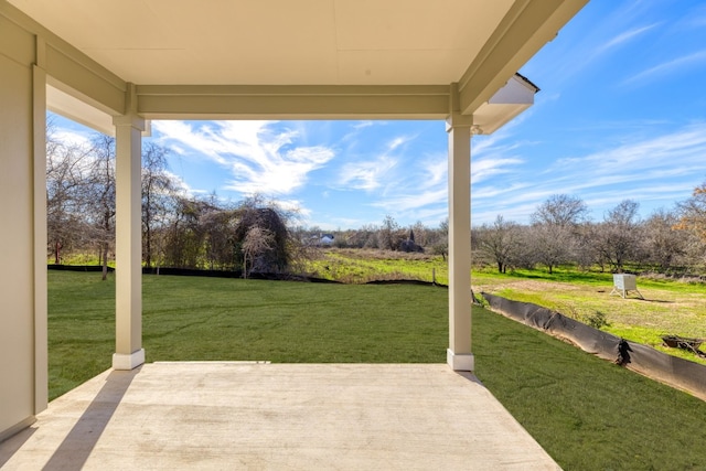 view of yard featuring a patio