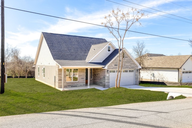 view of front of home featuring a porch and a front lawn