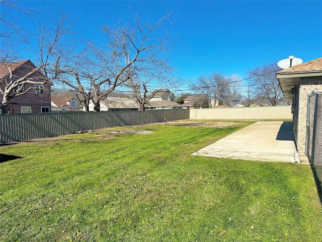 view of yard with a patio