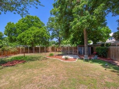 1124 Tillery St, Austin, TX 78702 - photo 5