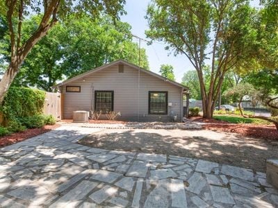 1124 Tillery St, Austin, TX 78702 - photo 8