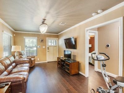 1124 Tillery St, Austin, TX 78702 - photo 13