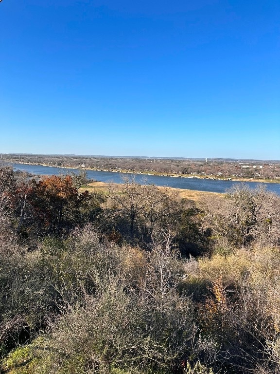 Listing photo 3 for 157 Circle Dr, Marble Falls TX 78654