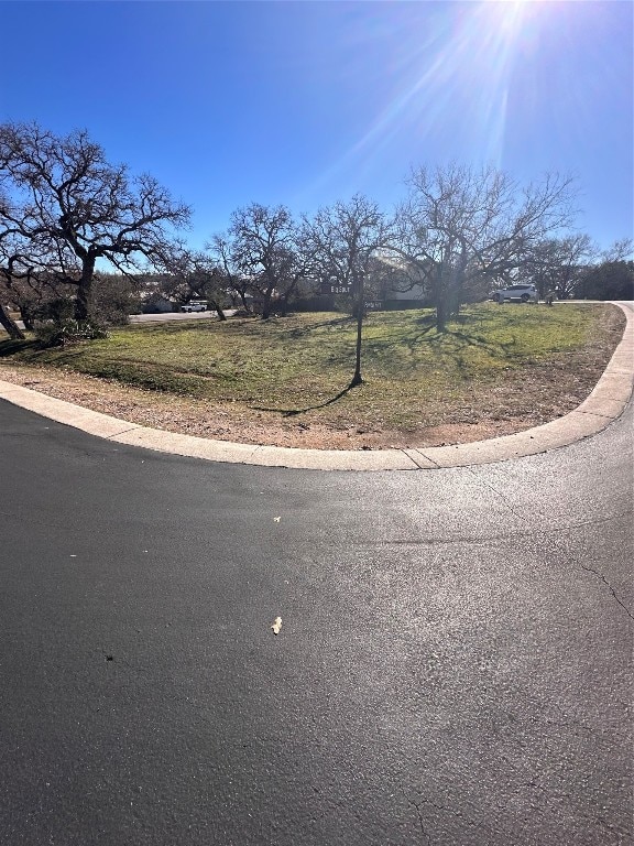 Listing photo 3 for 5001 Powder Horn Dr, Horseshoe Bay TX 78657