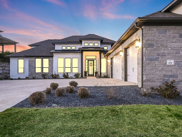 view of front facade featuring a garage