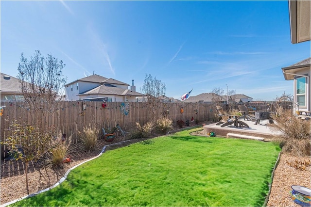 view of yard featuring a patio area