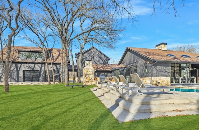 view of yard featuring a patio area