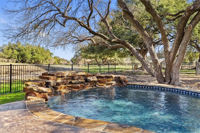 view of swimming pool featuring pool water feature