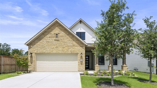 view of front of home featuring a front lawn