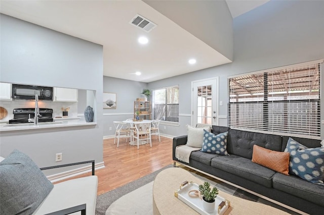 512 Eberhart Ln Unit 303, Austin, TX 78745 - photo 4