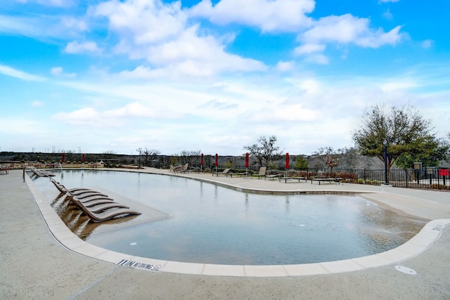 view of swimming pool