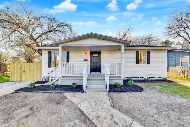 view of front facade featuring a porch