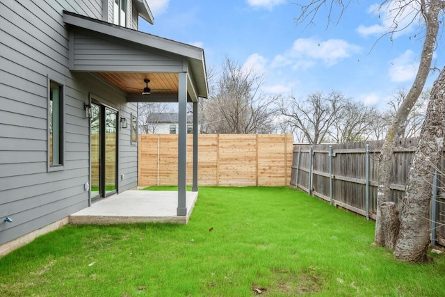 view of yard featuring a patio area