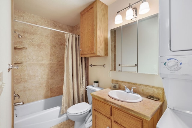 full bathroom with vanity, toilet, and shower / tub combo