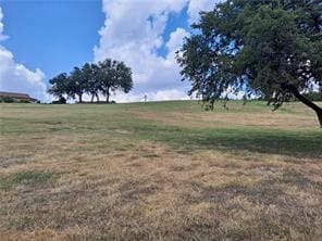 Listing photo 2 for 5500 Arrowhead Dr, Lago Vista TX 78645