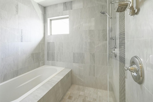 bathroom featuring tile walls