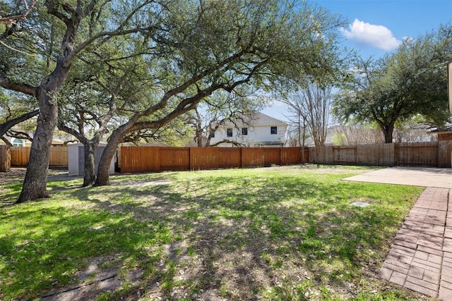 view of yard with a patio area