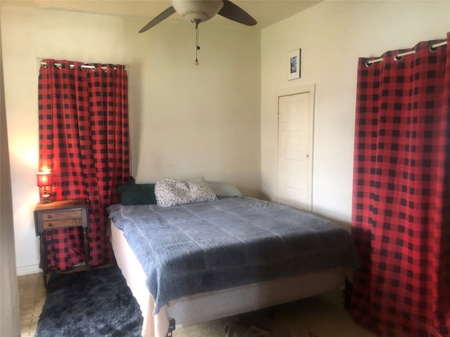 bedroom featuring ceiling fan