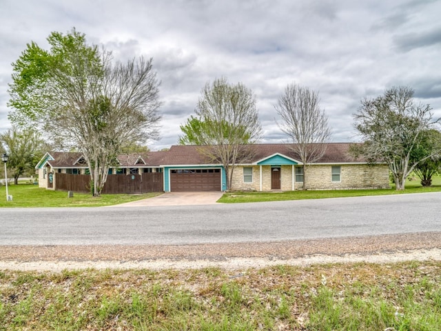 834 Country Club Dr, La Grange, TX 78945 - photo 3