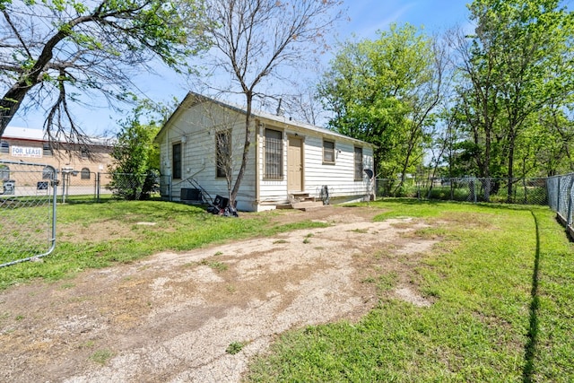 exterior space featuring a yard