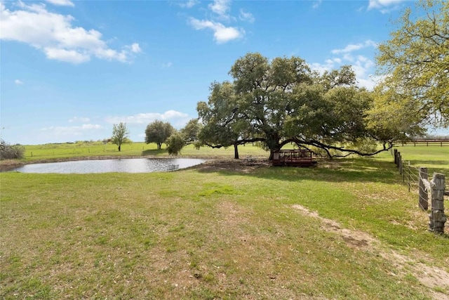 view of yard featuring a water view