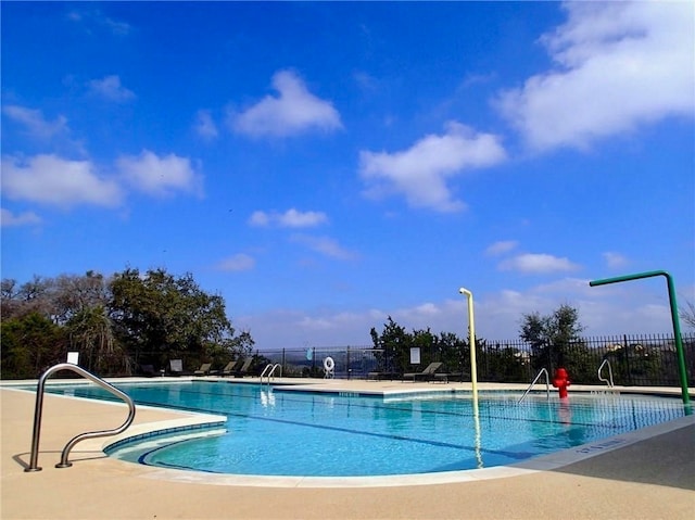 view of swimming pool