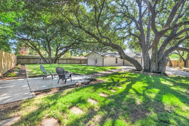 view of yard with a patio