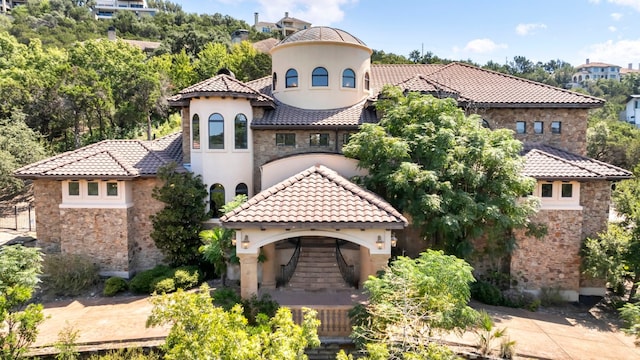 view of mediterranean / spanish-style house