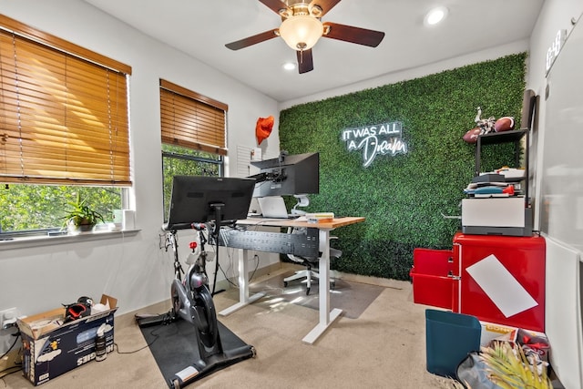 workout room with a ceiling fan and recessed lighting