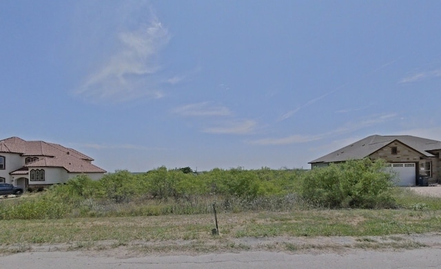 195 Burrobrush St, Niederwald, TX 78640 - photo 1