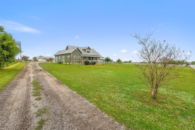 view of yard featuring a rural view