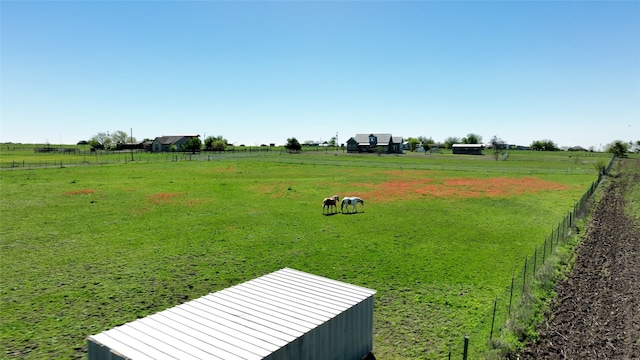 view of yard featuring a rural view