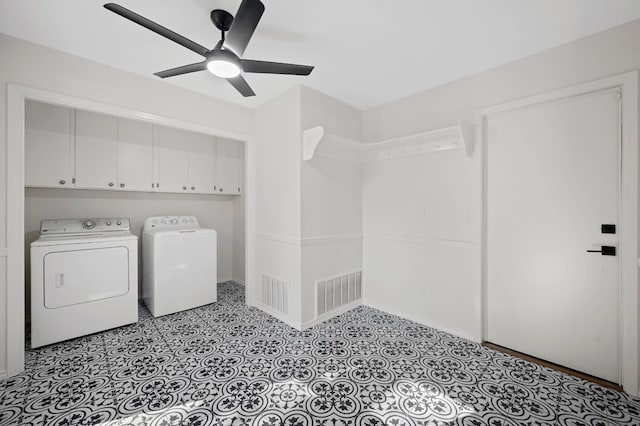 clothes washing area featuring ceiling fan and separate washer and dryer